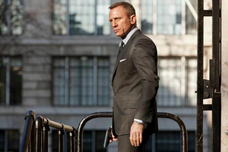 daniel craig suit size