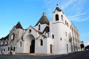 De trullikerk in Alberobello te bezoeken vanuit B&B Villa Lavanda