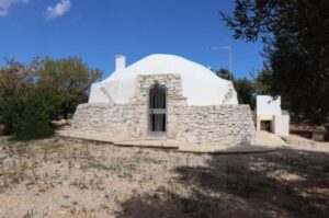 Trullo te koop met zwembad in Puglia