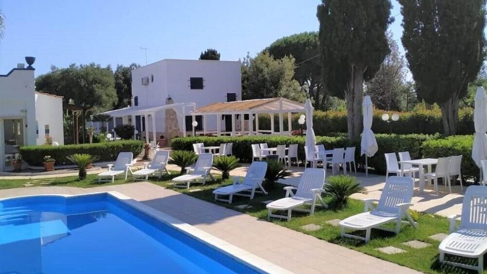 Huis nr. 14 te koop in Puglia 2 luxe villa eenheden met zwembad