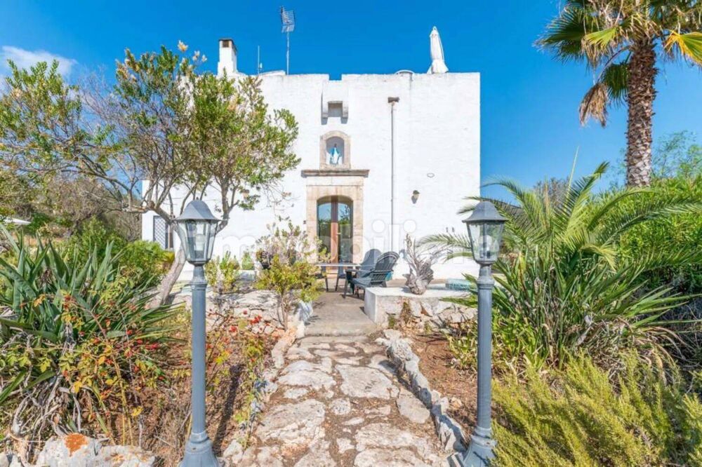 Huis nr. 4 te koop in Puglia grote villa met zwembad Carovigno