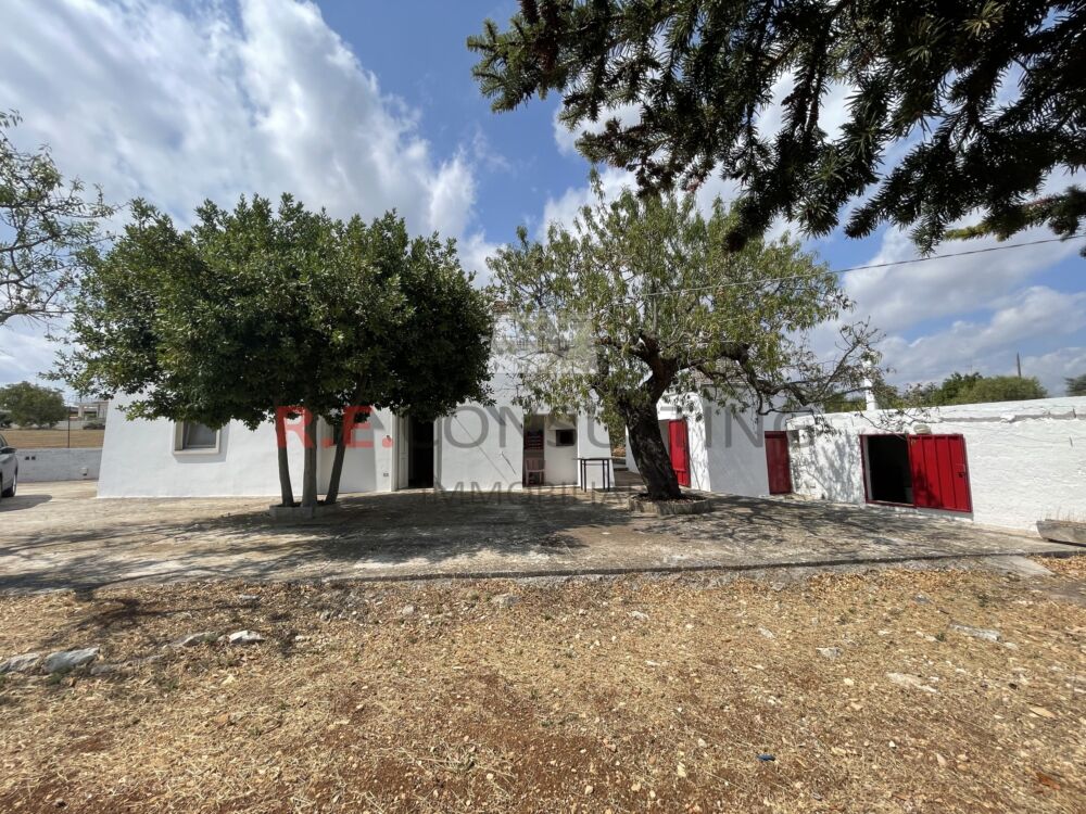 Huis nr. 8 te koop in Puglia trulie lamie op het platteland van Martina Franca