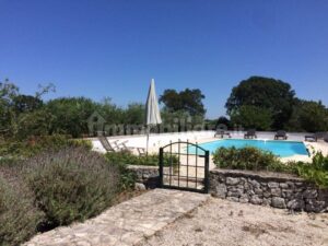 In Alberobello te koop trullo met zwembad en nl talige begeleiding