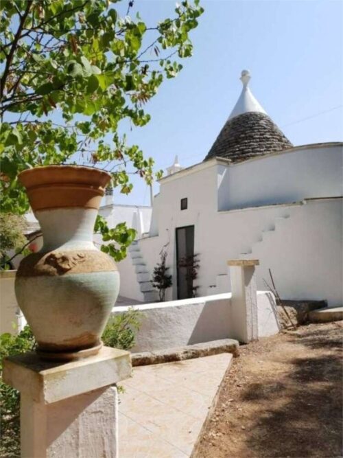 Huis nr. 13 te koop een villa met trullo in Puglia