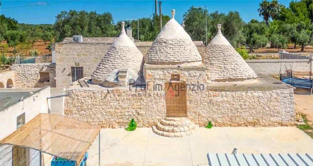 Huis nr. 11 te koop in Puglia groepje Trulli Ceglie Messapica