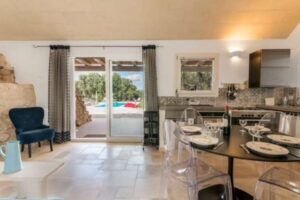 Schitterende villa te koop in Puglia, deels steen, met zwembad