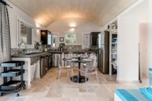 Schitterende villa te koop in Puglia, deels steen, met zwembad. eigentijdse inrichting