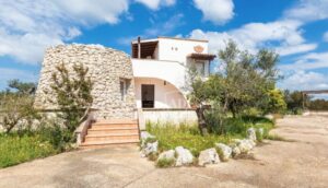 Unieke eigendom te koop in Puglia met Pajara trullo