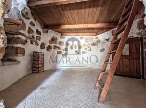 Te koop in Puglia een pajarone bij Patù met mezzanine