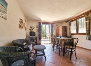 Te koop in Puglia een pajarone bij Patù de woonkeuken