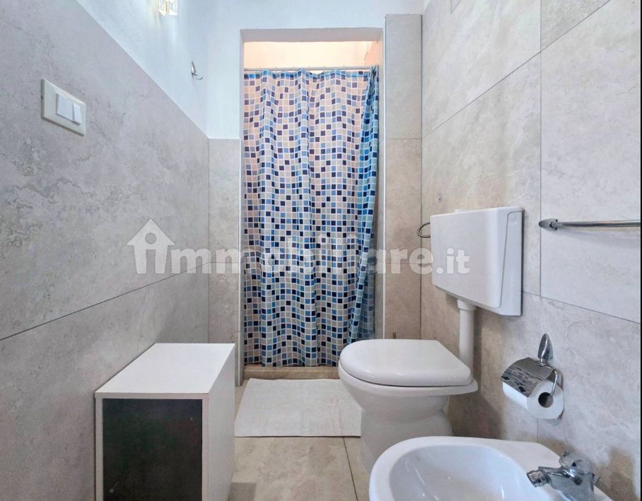 Te koop trulli en Lamie Ostuni, Puglia NL begeleiding mooie badkamer