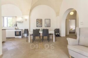 Villa met mooie gewelfde plafonds en zwembad te koop in Puglia met NL begeleiding