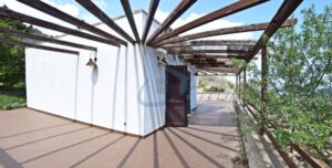 Te koop stenen villa met zeezicht in Puglia echt heel bijzonder