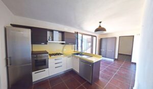 Te koop stenen villa met zeezicht in Puglia de keuken