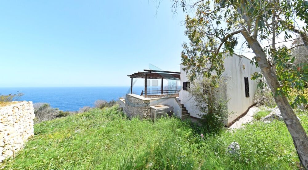 Huis nr. 26 te koop in Puglia Panoramische Stenen Villa met Zeezicht