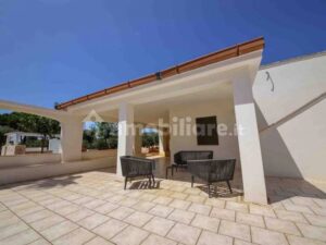Te koop villa met zwembad Adriatische kust Puglia Overdekte Veranda
