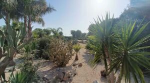 shitterende villa te koop Puglia met betoverende tuin