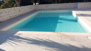 te koop in Ostuni het zwembad
