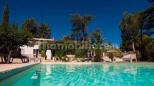 In Puglia te koop villa met zwembad en 4 slaapkamers