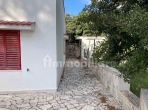 Huis met trullo te koop