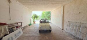 Masseria met een flinke garage/werkplaats te koop in Puglia