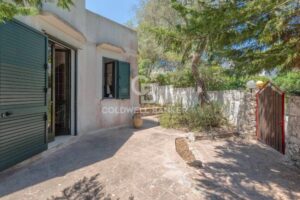 Te koop in Diso prov. Lecce in Puglia een villa met zicht op de Adriatische Zee. Vakantiewoning of permanente bewoning