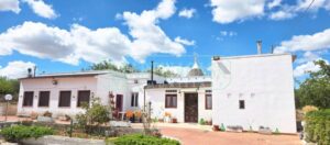 Villa en trullo te koop aan de rand van de Itrie Vallei er zijn 3 slaapkamers