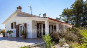 Te koop in Puglia magnifieke villa met zwembad. NL begeleiding