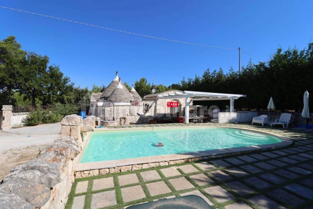 Huis nr. 46 te koop in Puglia met trulli en zwembad