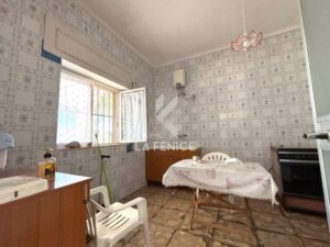 Voor 85 mille te koop een villa in Puglia de woonkeuken