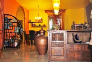 Bijzondere villa te koop in Puglia, niet ver van zee, met zwembad