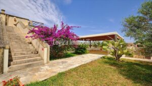 Hulp bij het kopen van deze villa in Puglia of een ander huis dat aan jouw wensen voldoet