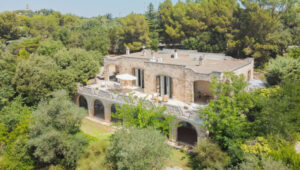 Schitterende grote stenen villa te koop in Puglia