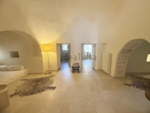 Trulli met ruime nissen te koop