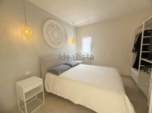 Mooie lichte slaapkamers hier in de lamia die in Puglia te koop is