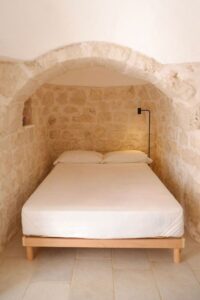 Ceglie Messapica trullo en lamia te koop