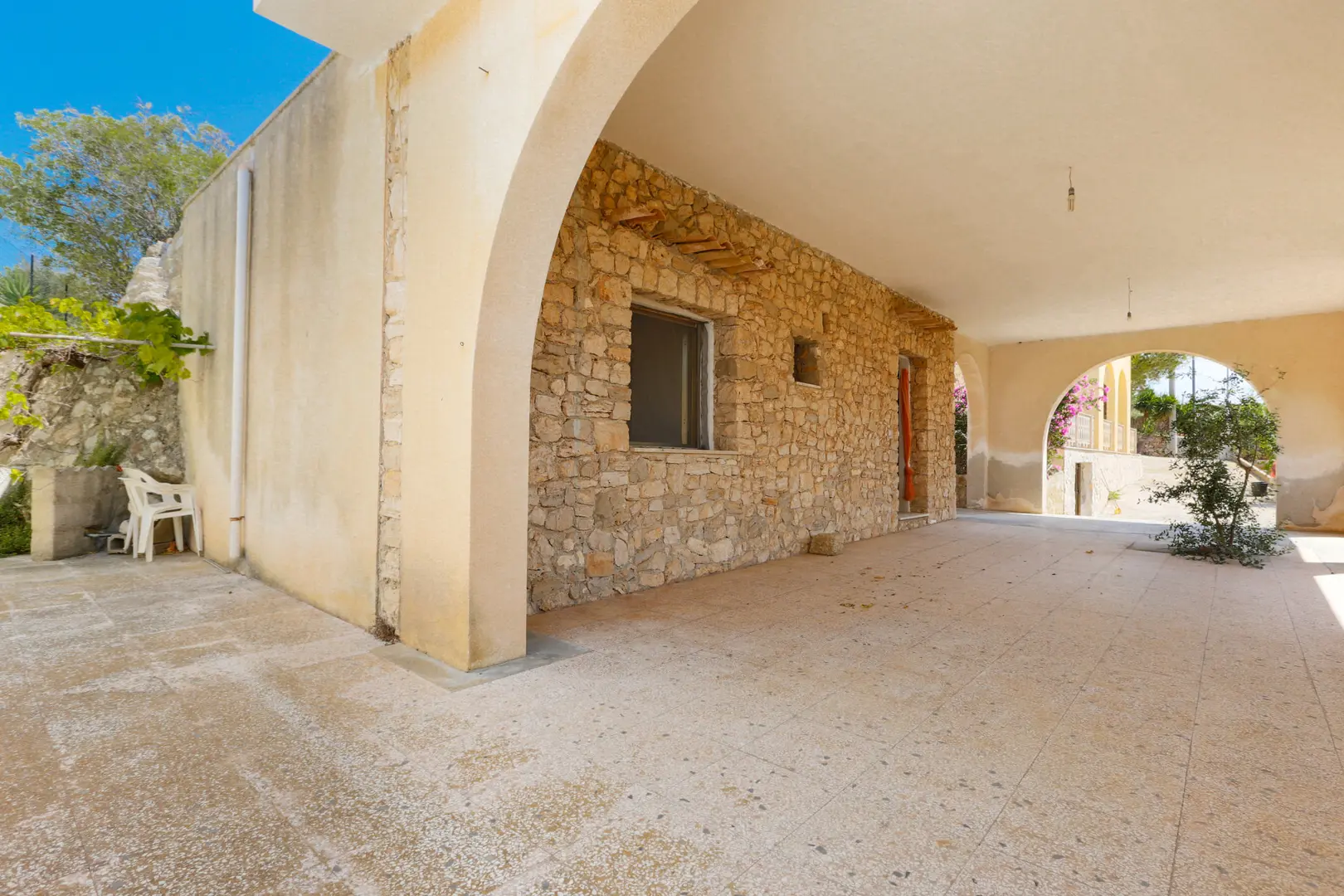 In Puglia kun je heel voordelig een huis kopen. De prijzen zijn stukken lager dan in NL of Belgie