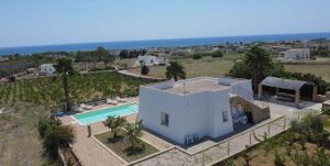 Zeezicht vanaf je dakterras te koop in Puglia