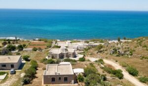 Villa met zeezicht te koop in Torre Vado Puglia
