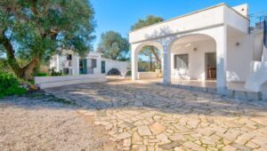 zeldzaam trulli complex te koop in Puglia