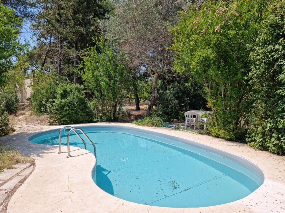 Villa in het bos in Puglia te koop met zwembad