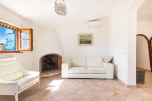 Bij de mooiste stranden van Puglia villa te koop