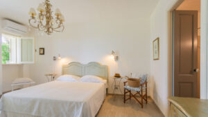 klassieke stenen villa te koop in Puglia met volledig Nederlandstalige begeleiding