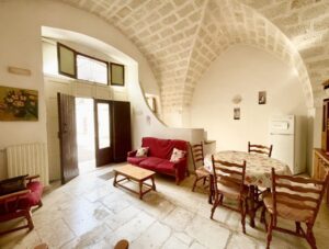Appartement te koop met mooie plafonds in Ostuni