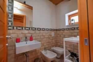 2 slaapkamers trullo en lamia te koop