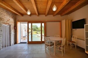 In de buurt van Alberobello trullo en lamia te koop helemaal gerenoveerd